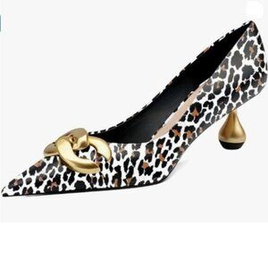 XYD Low Heel Closed Pointed Toe Pumps with Metal Chain Solid Golden Heeled Shoes